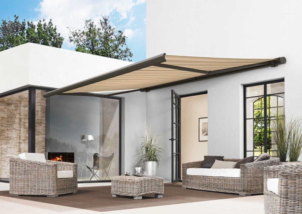 Gelenkarmmarkise auf Terrasse – Sonnenschutz von Marucci
